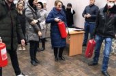 Практичне заняття з протипожежної безпеки провели для працівників Закарпатського апеляційного суду